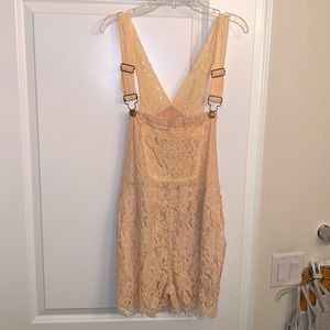LAST CHANCE 6 HR SALE Beige Overalls ✌🏼✌🏼🌻🌻